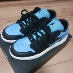 NIKE AIR JORDAN 1 LOW スニーカー　メンズ　レディース