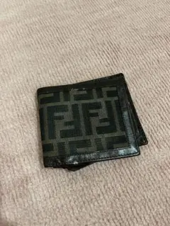 FENDI ズッカ柄 二つ折り財布 メンズ　貴重劇レアのサムネイル