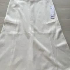 UNIQLO タグ付き未使用フレアスカート ホワイト XLのサムネイル
