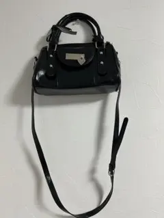 黒い合成皮革ショルダーバッグ