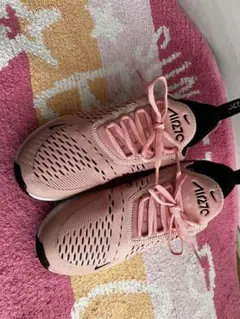美品　NIKE AIR MAX 270 ピンク スニーカー　24cmのサムネイル
