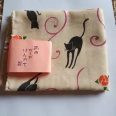 くろちく両面ガーゼはんかち 黒猫とバラ32㎝×40㎝のサムネイル