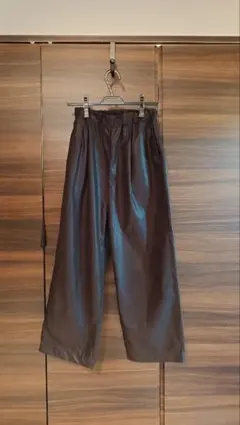 アーバンリサーチ　　レザーライク　パンツ　黒　S