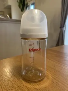 pigeon 哺乳瓶 240ml プラスチック