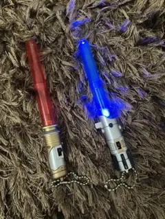 スターウォーズ　ライトセーバー　2本セット　ガチャガチャ