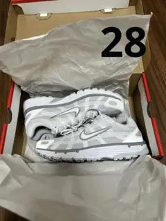 【新品未使用】Nike P-6000 スニーカー 28cm ホワイト/グレー