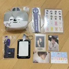 スキズ バンチャン トレカ アクスタ うちわグリップ ウルフチャン