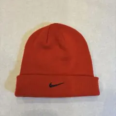 Nike 赤色 ニット帽 ケンタウロス健太着用 - メルカリ
