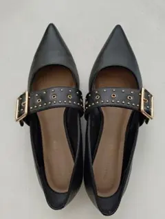 スタッズ付きブラックポインテッドトゥシューズ　チャールズ＆キース　size37
