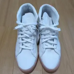 Adidas ホワイト/ピンク ハイカットスニーカー