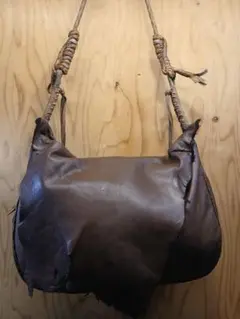 こちらは専用ブラウンレザーショルダーバッグ