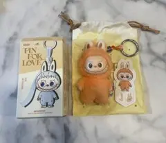 正規品 ラブブ ぬいぐるみ アルファベット PIN FOR LOVE J