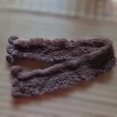 ウサギさんの可愛い マフラー ポンポン付き