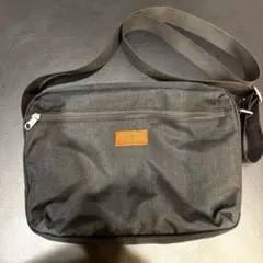 【美品】UNIVERSAL OVERALL ショルダーバッグのサムネイル