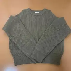 カーキ リブ　ニット　肩出し