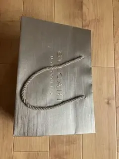 BVLGARI シルバー 紙袋