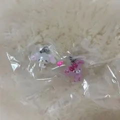 サンリオ　ゆるっとめじるしアクセサリー　しろうさ　ぼんぼんりぼん　2点セット