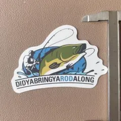 No.355アウトドア イラスト 防水ステッカー シール ブラックバス 魚 釣り