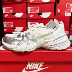 NIKE V2K RUN FD0736-104 新品　27.5
