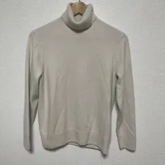 UNIQLO アイボリー タートルネックカシミアセーター