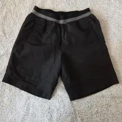 adidas ブラック ハーフパンツ J150