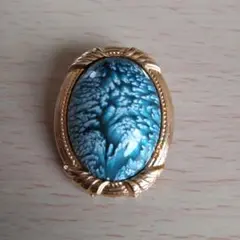 ◆ブローチクリップ式　深みのあるブルー　ゴールド　アクセサリー