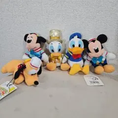 ドナルド　WACKY KINGDOM 　ぬいぐるたみバッジ　ぶるぶる震えます。