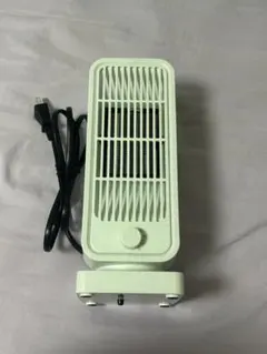 ホワイト電気ファンヒーター 縦型 ダイヤル式　マイナスイオン機能付き