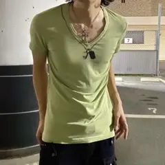 00s Y2K ARMANI VネックTシャツ レイヤード風 チェーンネックレスのサムネイル