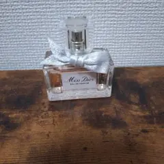 Miss Dior Eau de Parfum リボン付き