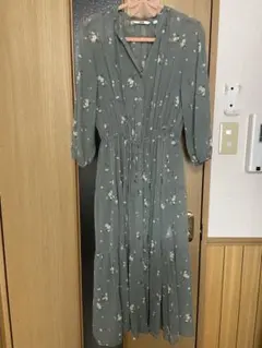 ユニクロ　可愛い　花柄ワンピース　シャツワンピース　S