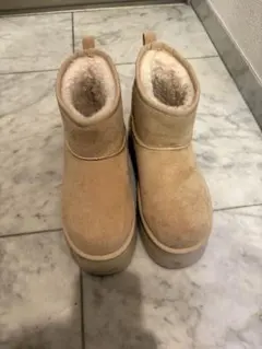 ベージュ 厚底ショートムートンブーツ
