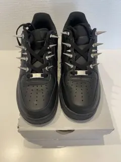 Nike Air Force 1 スパイク付き ブラック