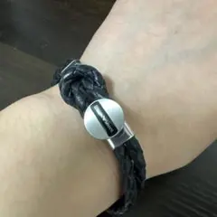 EMPORIO ARMANI ブラックレザーブレスレット