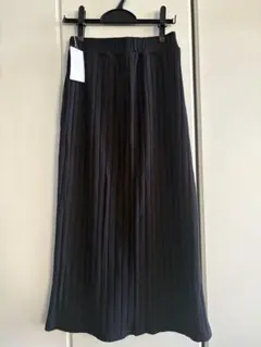 ブラック カットナローロングスカート スリット入り