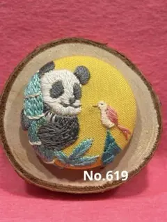 くるみボタン刺繍ヘアゴムorブローチ　パンダと小鳥　動物刺繍　鳥　メルヘン