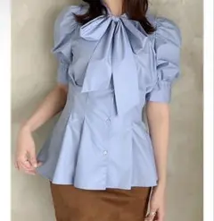 【美品】dazzlin ペプラムタックボウタイブラウス　ブルー