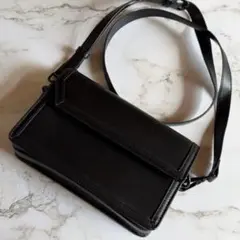 ZARA スクエア ショルダーバッグのサムネイル
