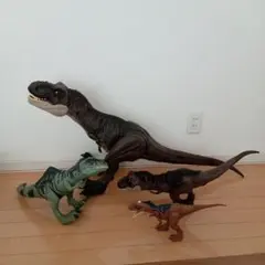 マテル　ジュラシックワールド　恐竜　4体セット　ビッグ　かみつき 吠える