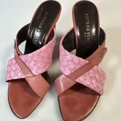 BOTTEGA VENETA イントレチャート サンダル ミュール　ピンク　37のサムネイル