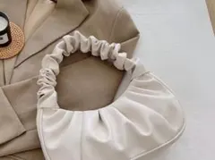 【新品】円形ミニバック　ポーチ　肩掛けバック　バッグ　ホワイト