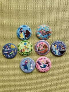 ディズニー刺繍缶バッジ　8点セット