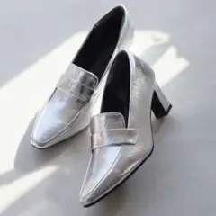 限界値下げ　美品　VIVIAN スクエアトゥローヒールローファーパンプス