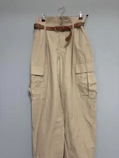 ZARA カーゴパンツ ベルト付き ベージュ サイドポケット