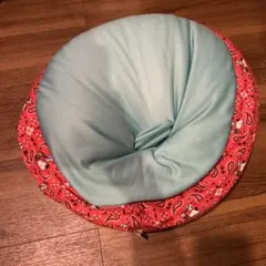 スヌーピー 円形クッション 赤と水色