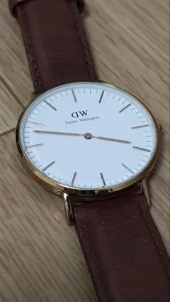 【電池交換済】Daniel Wellington 腕時計 ブラウンのサムネイル