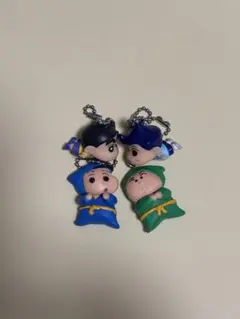 クレヨンしんちゃん　ガチャガチャ　4つセット