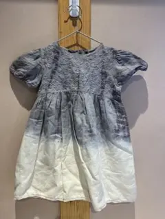 ZARAbaby ザラベイビー　グレー　刺繍入りワンピース　104 新品タグ付きのサムネイル