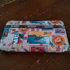 LeSportsac 長財布 ハワイ柄 ラウンドファスナー 中古美品のサムネイル
