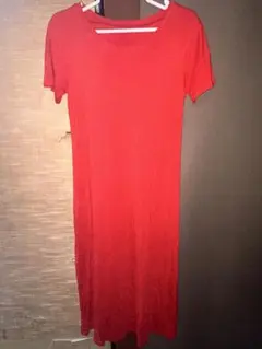UNIQLO レッド 半袖カットソーワンピース M カップ付き